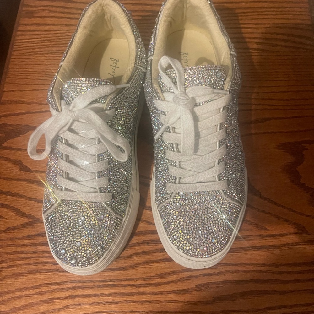 Beaty Johnson sparkle sneakers in the color Rhinestone. Size 7.
